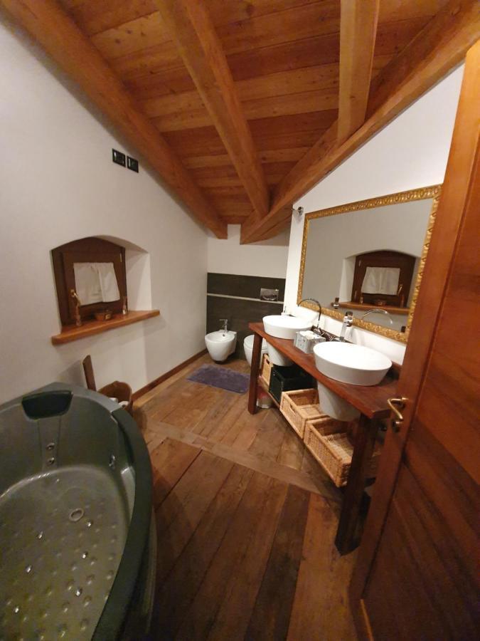 Villa La Tour Нус Екстериор снимка