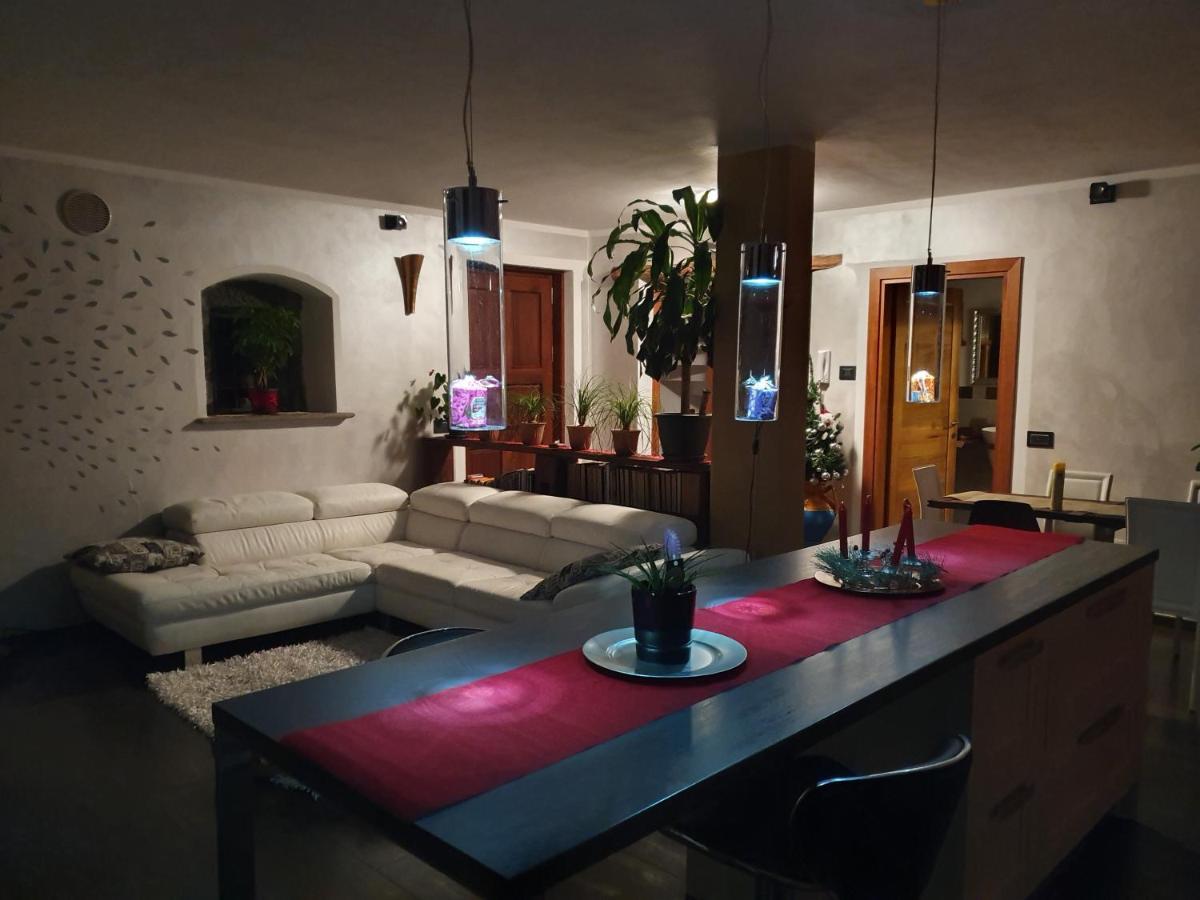 Villa La Tour Нус Екстериор снимка