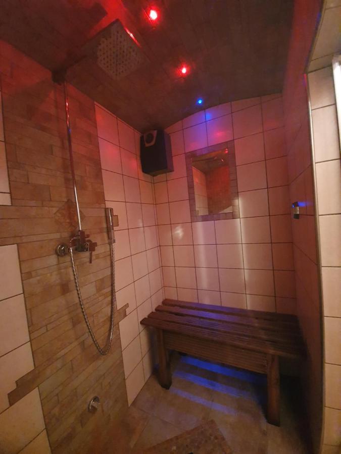 Villa La Tour Нус Екстериор снимка