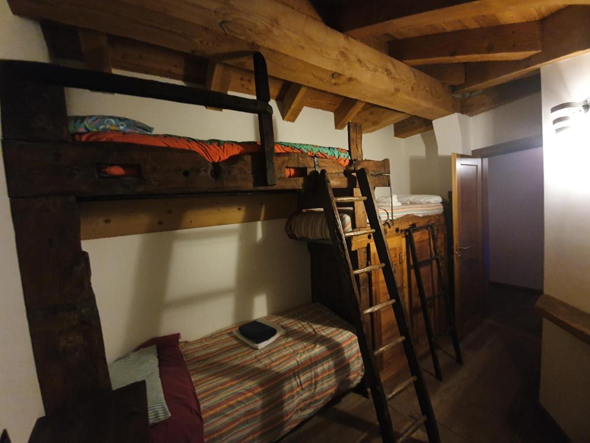 Villa La Tour Нус Екстериор снимка
