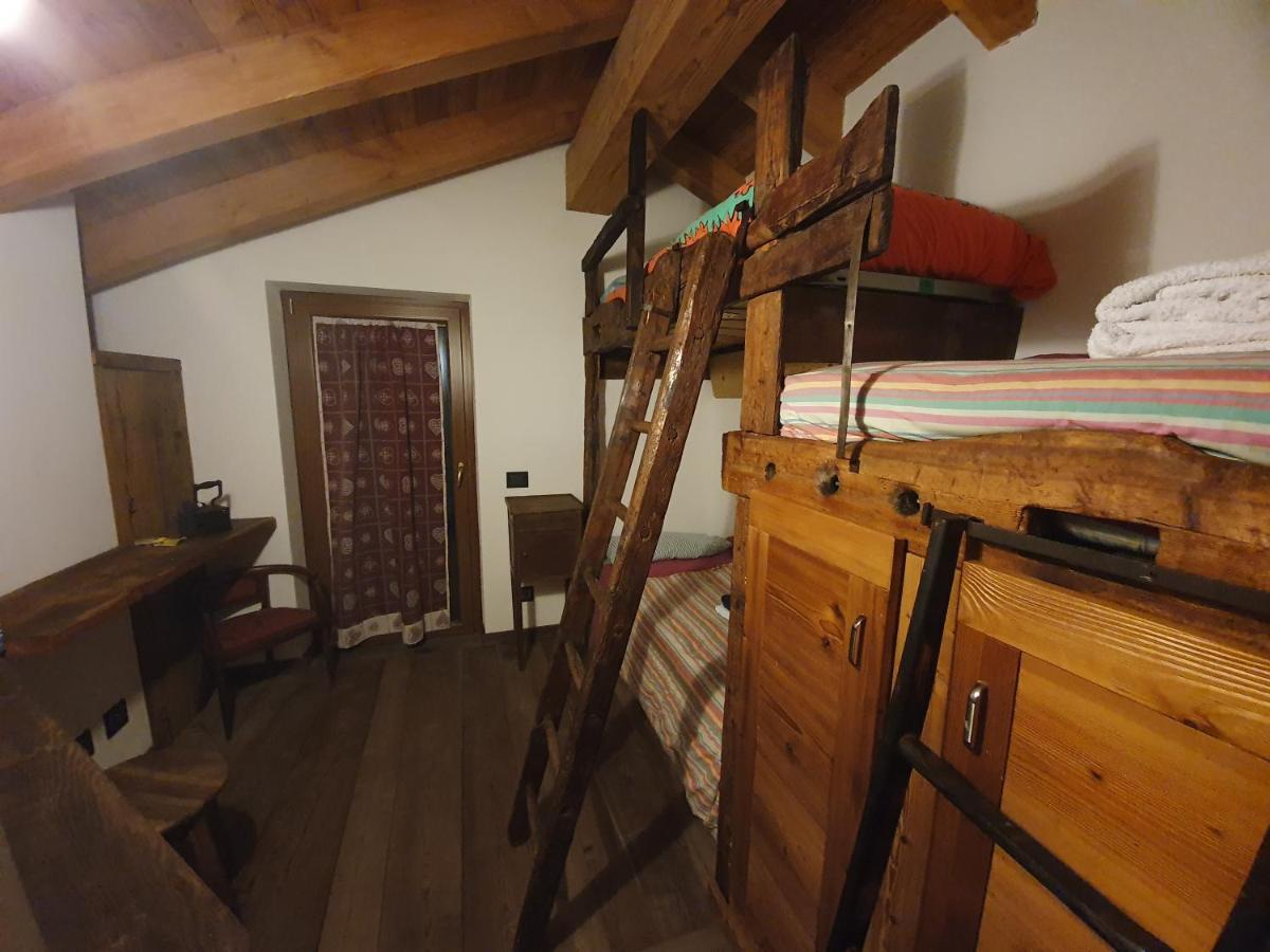 Villa La Tour Нус Екстериор снимка
