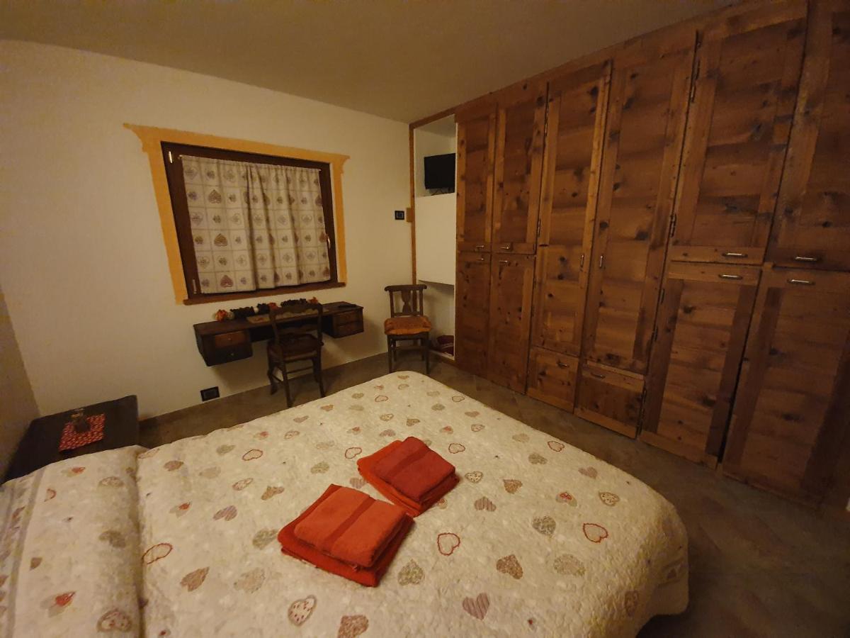Villa La Tour Нус Екстериор снимка
