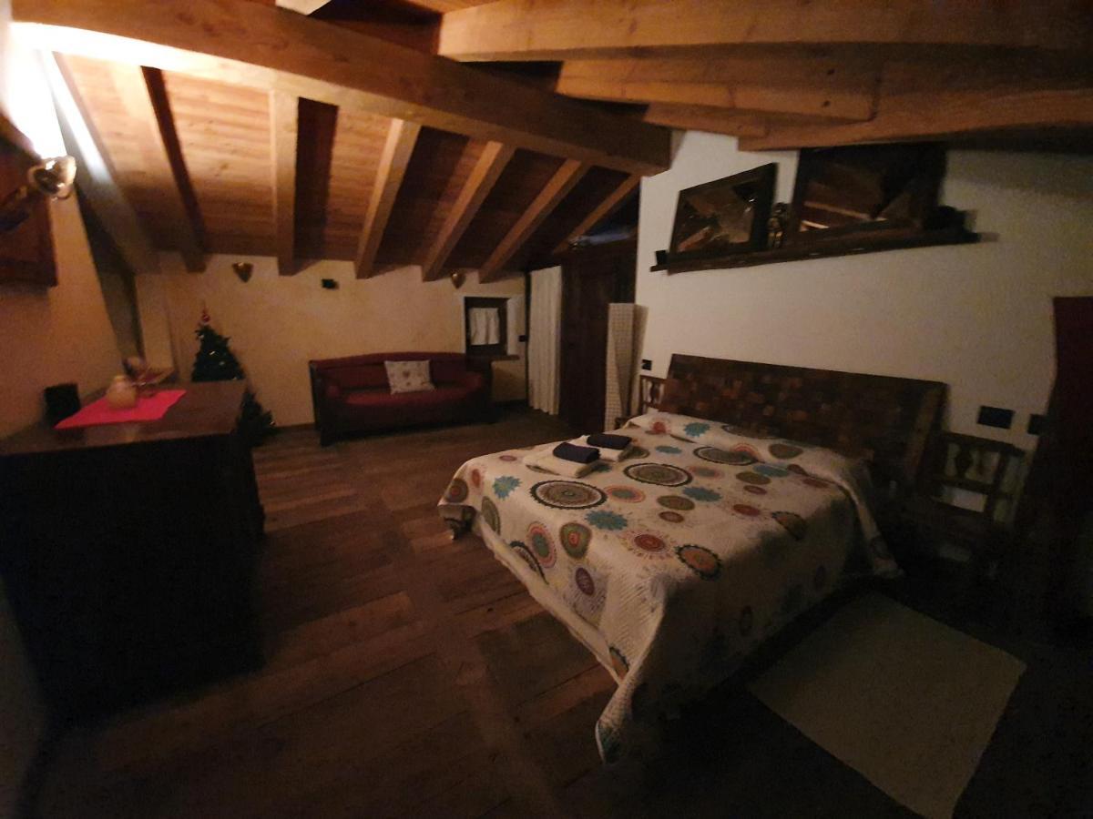 Villa La Tour Нус Екстериор снимка