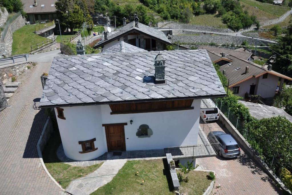 Villa La Tour Нус Екстериор снимка