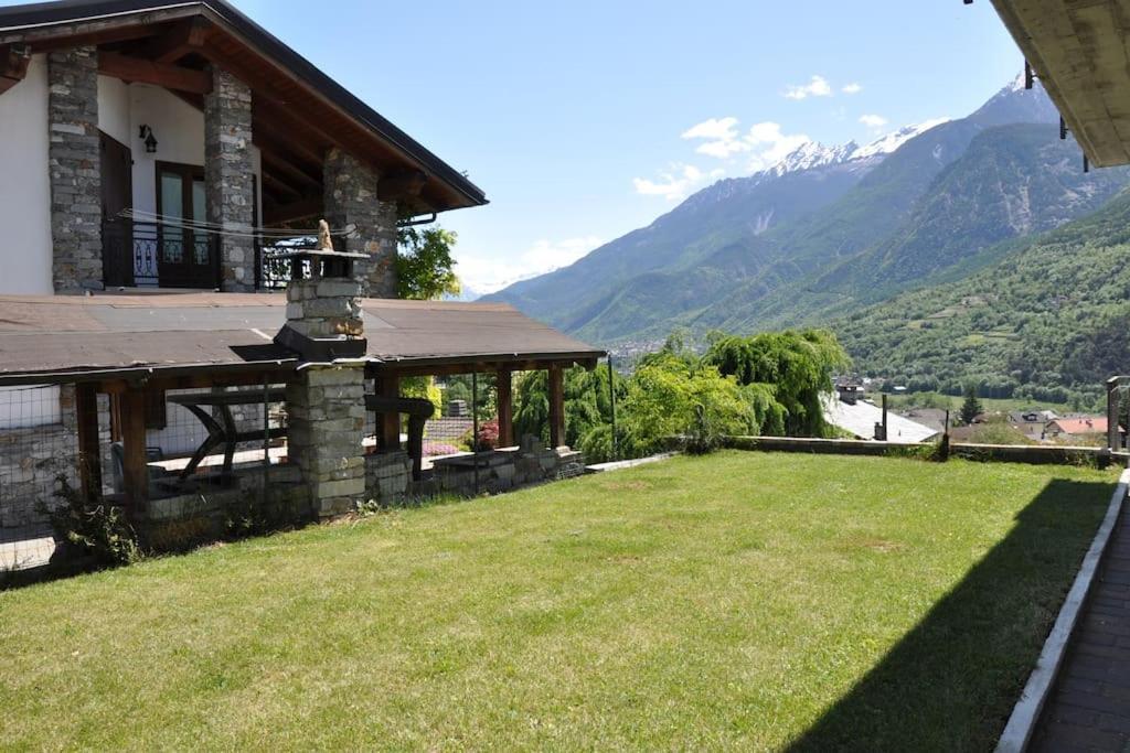 Villa La Tour Нус Екстериор снимка