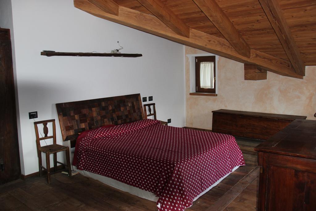 Villa La Tour Нус Екстериор снимка