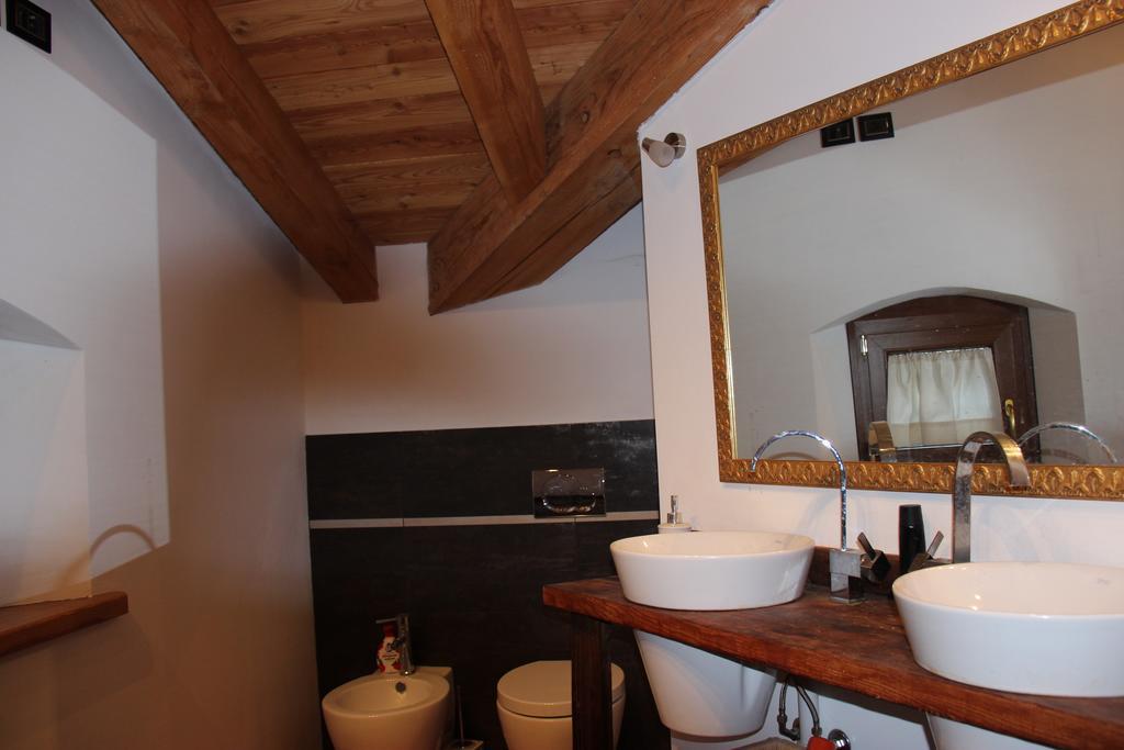 Villa La Tour Нус Екстериор снимка