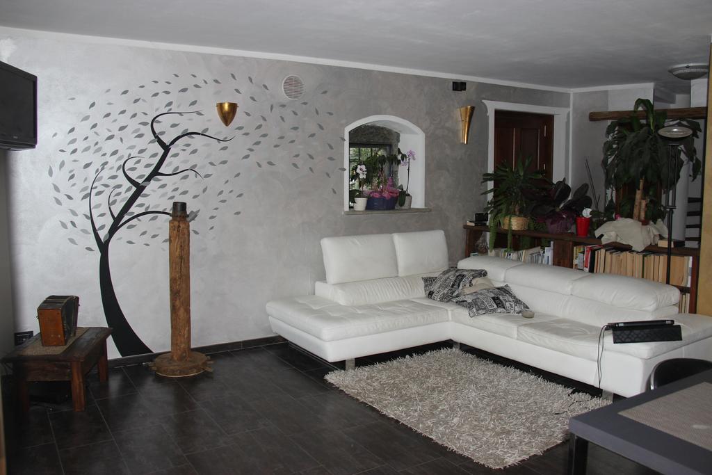 Villa La Tour Нус Екстериор снимка